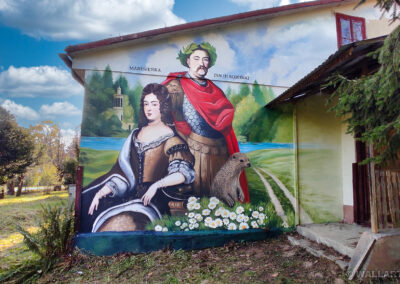 wykonany mural - król Jan III Sobieski z ukochaną żoną Marysieńką