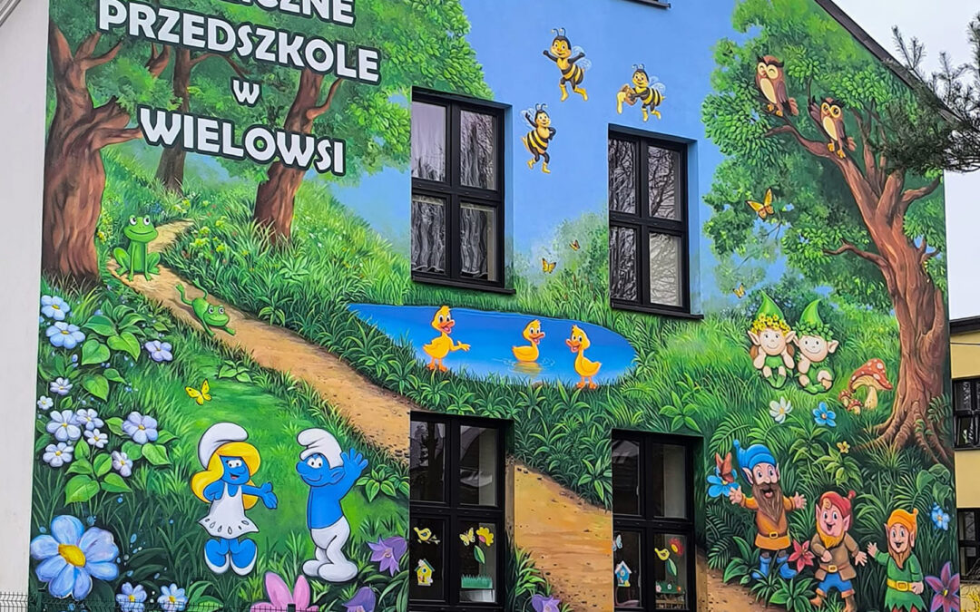 wykonany mural na ścianie przedszkola w Wielowsi