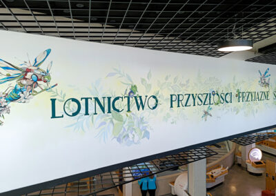wykonany mural - ekologiczne lotnictwo przyszłości