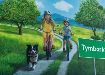 fragment muralu w Tymbarku, hala Maspex