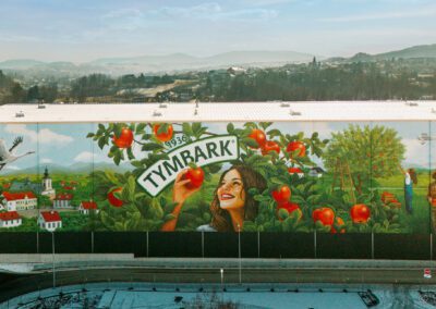 mural w Tymbarku - ściana frontowa