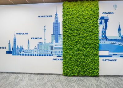 wykonany mural w recepcji biura