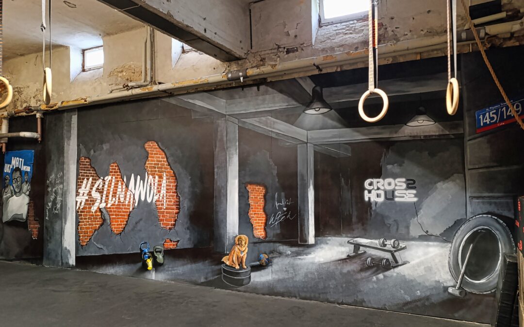 mural w siłowni Crossfit - optycznie powiększa pomieszczenie i oddaje charakter miejsca