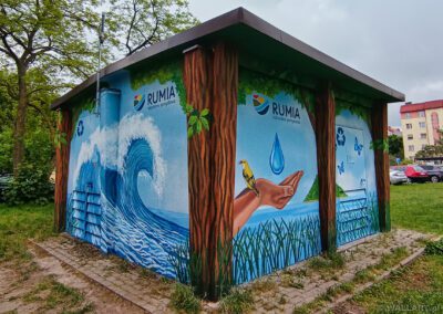 pomalowana trafostacja - murale zachęcające od sortowania odpadów i ochrony środowiska, Rumia