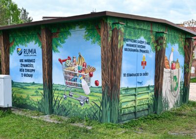 pomalowana trafostacja - murale zachęcające od sortowania odpadów i ochrony środowiska, Rumia