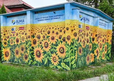 pomalowana trafostacja - murale zachęcające od sortowania odpadów i ochrony środowiska, Rumia