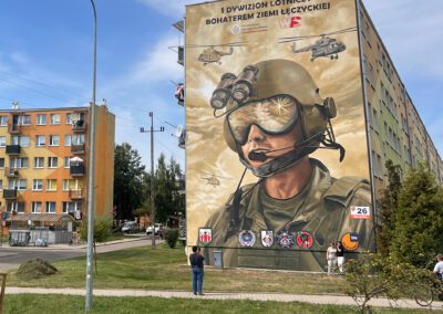 wykonany mural - wojska śmigłowcowe w Leźnicy Wielkiej
