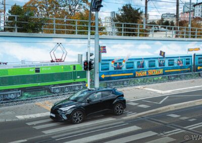 wykonany mural - pociąg z kibicami Pogoni Szczecin