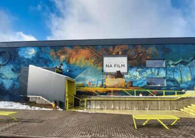 mural na ścianie kina Sokolnia w Kępnie