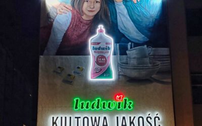 524 Świecący mural reklamowy