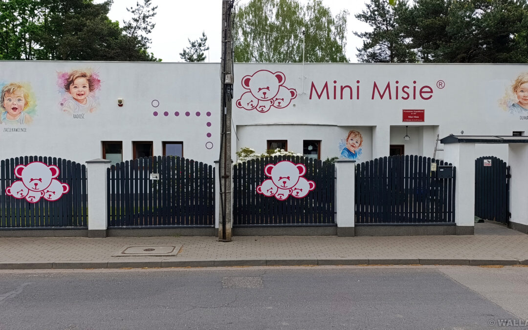 wykonane malowidła na ścianie przedszkola Mini Misie - dzieci i ich emocje