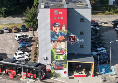 wykonany mural - budynek MZK