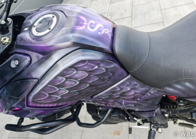 pomalowany motocykl - Suzuki V-strom, malowanie motocykla aerografem