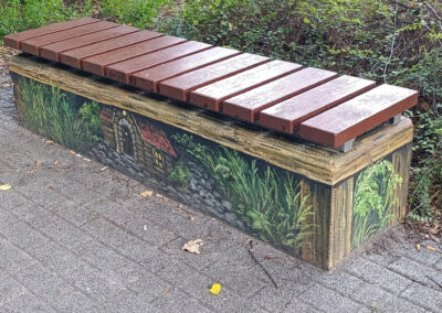 pomalowana ławka - Park Wodiczki
