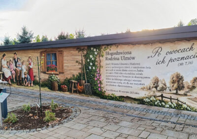 wykonany mural - rodzina Ulmów, Straszęcin