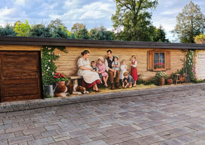wykonany mural - rodzina Ulmów, Straszęcin